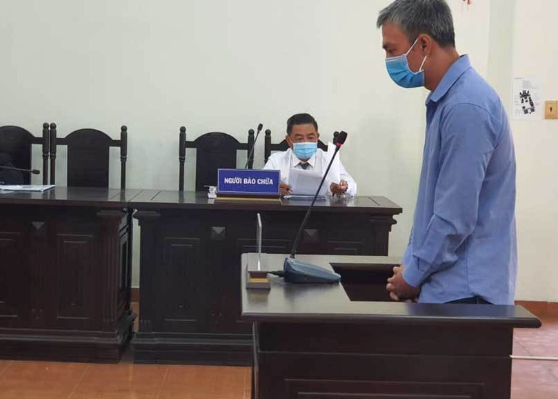 Sap xet xu vu be gai bi nguoi tinh cua me bao hanh 4 nam truoc hinh anh