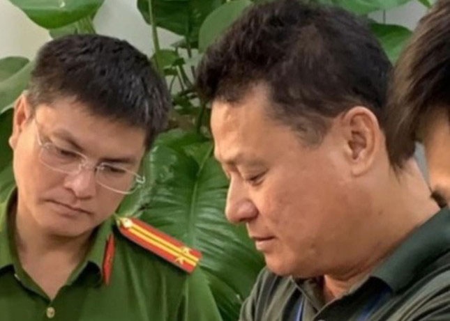 Giam doc cong ty o TP.HCM lap khong ho so de chiem doat hon 62 ty dong hinh anh