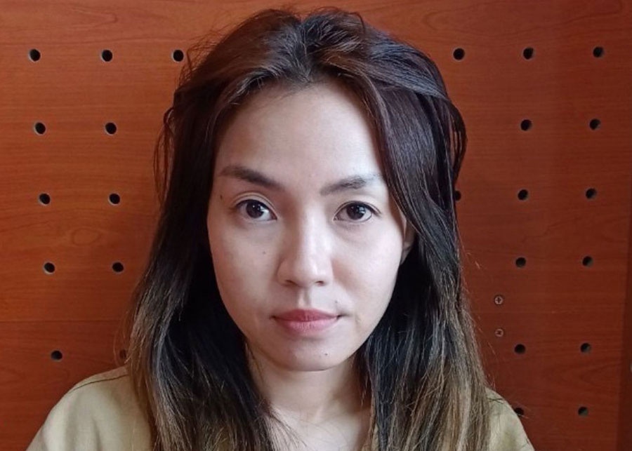 Doi nam nu to chuc song bac duoi hinh thuc danh bai Poker hinh anh