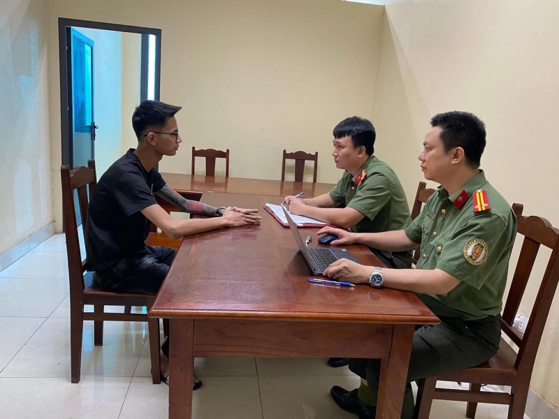 Phan Quang Tung,  Di nuoc ngoai anh 2