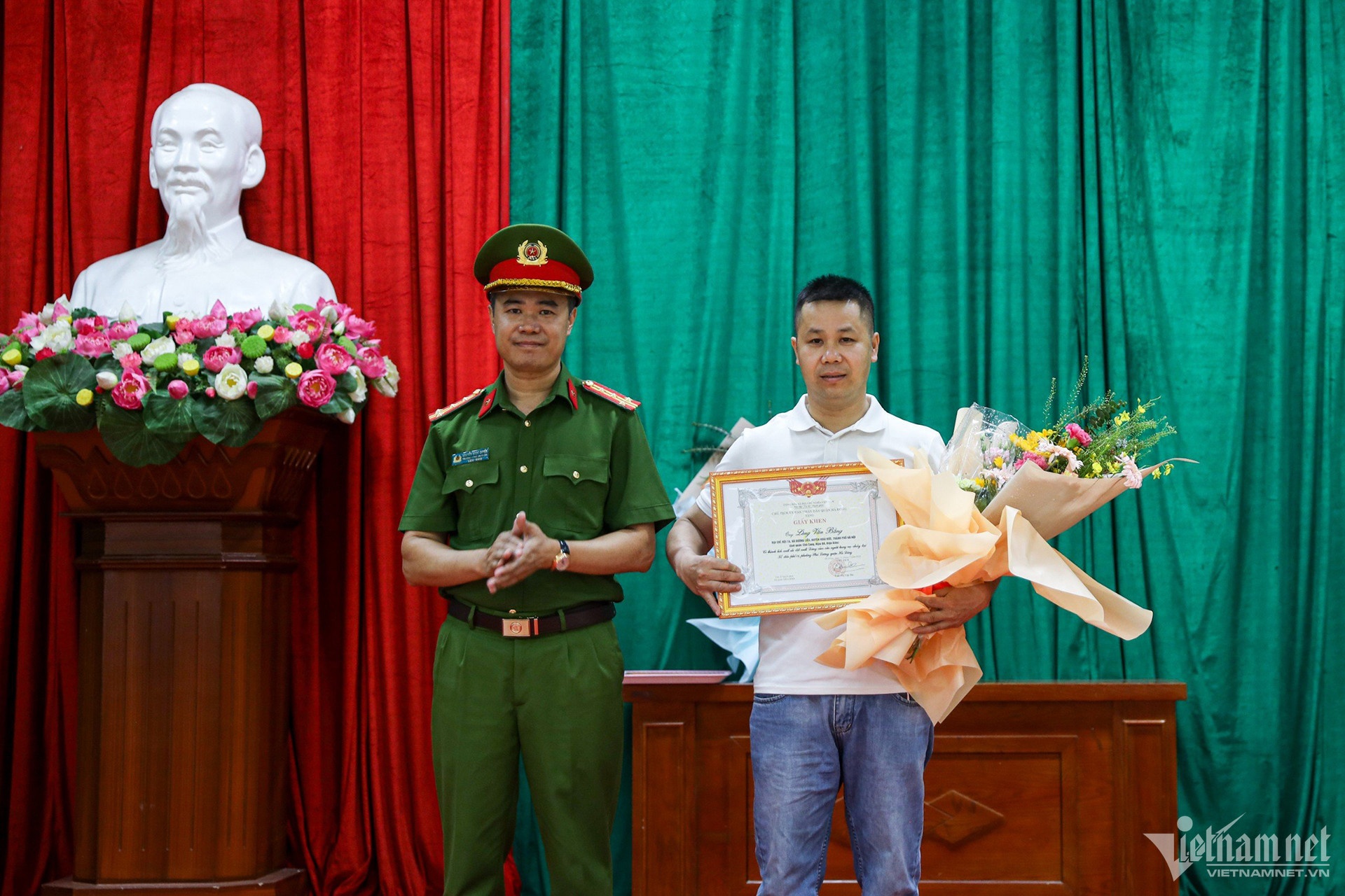 Leng Van Bang Ha Noi anh 1