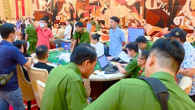 Nhom to chuc danh bac tai khach san Sheraton Nha Trang thu loi tien ty hinh anh