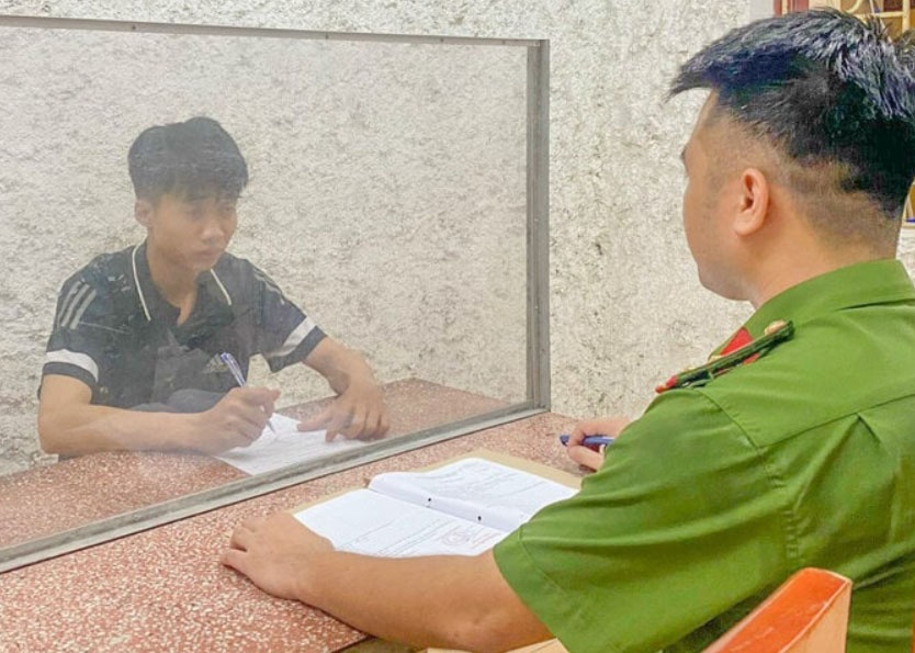 Tông vào CSGT ảnh 1 Tong vao CSGT anh 1