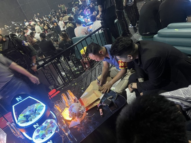 Quan bar A Plus,  A Plus,  Bar A Plus,  Yen Phu,  Ha Noi anh 3