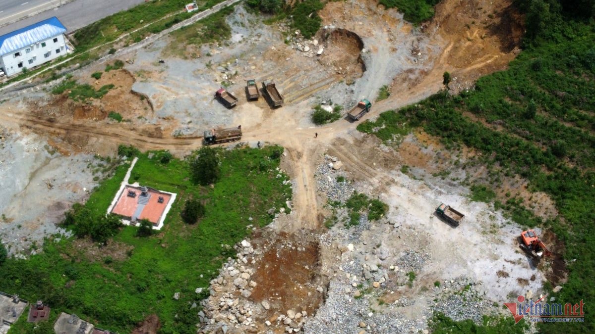 xe tai cho dat anh 1