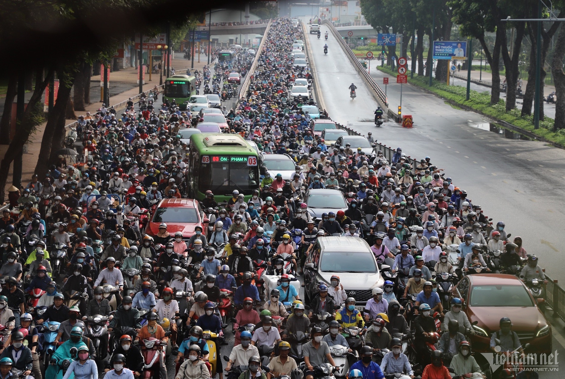 TP.HCM du kien kiem soat khi thai xe may va oto sau nam 2025 hinh anh