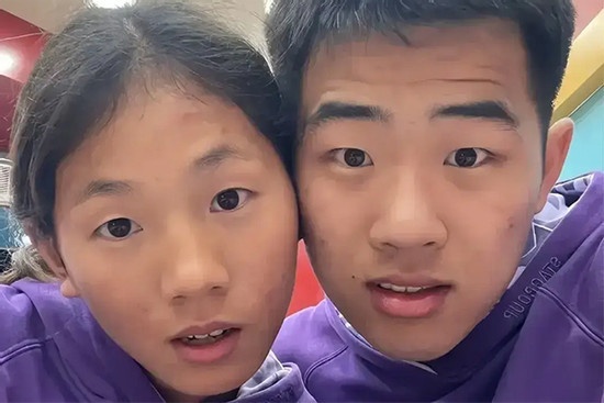 Vo chong giong nhau nhu duc gay chu y tren mang xa hoi hinh anh