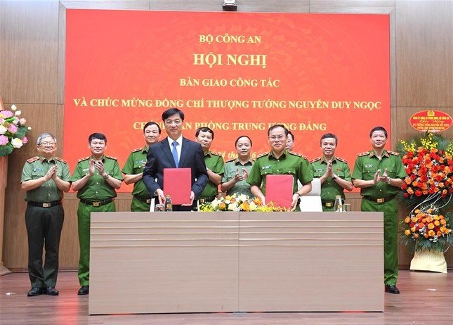 Thuong tuong Nguyen Duy Ngoc anh 4
