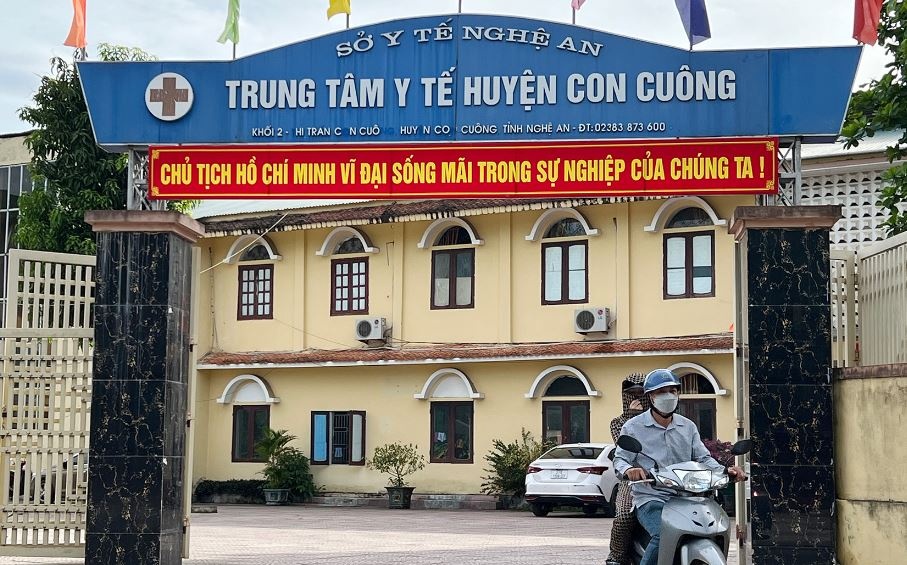 Hon 100 vien chuc y te o Nghe An bi thu lai tien ho tro dich Covid-19 hinh anh