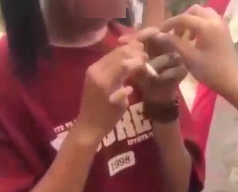 Kiem tra vu be gai bi danh, lam nhuc o Chuong My hinh anh