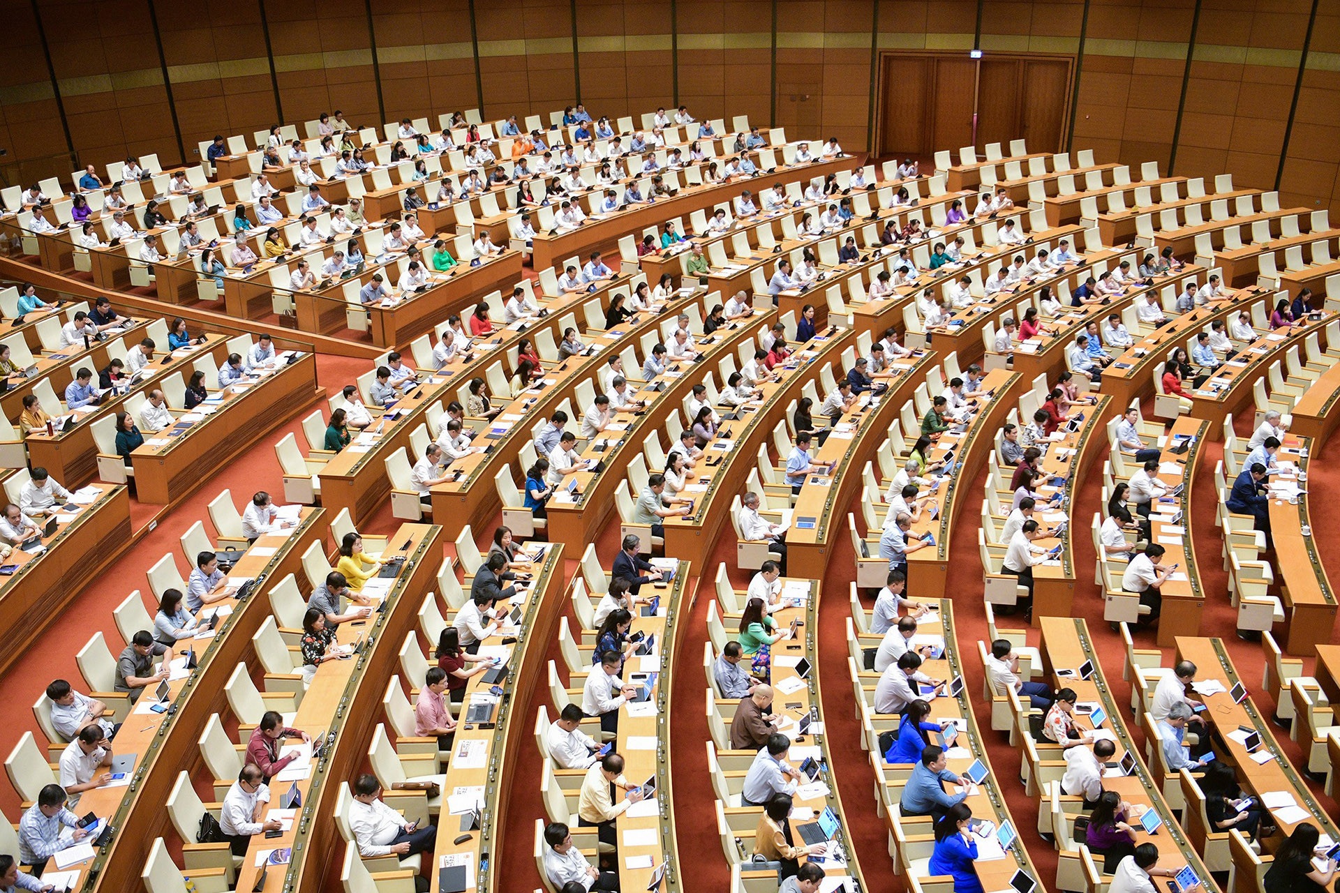 Hom nay, Quoc hoi hop ve cong tac nhan su hinh anh