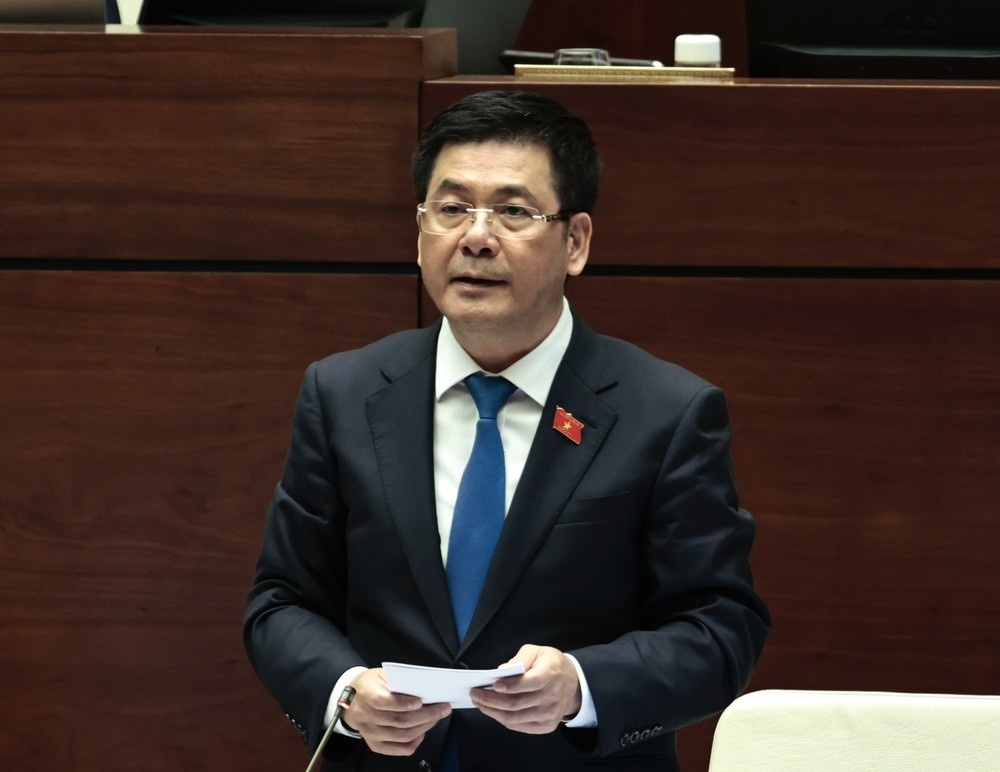 Nguyen Hong Dien thuoc la anh 1