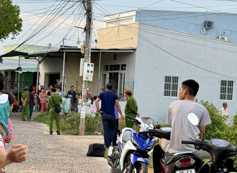 Xô đổ xe máy,  Đè cô gái,  Hàm Thuận Bắc,  Bình Thuận ảnh 1 Xo do xe may,  De co gai,  Ham Thuan Bac,  Binh Thuan anh 1