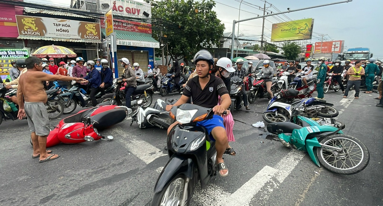 Oto,  Cho cong nhan anh 2