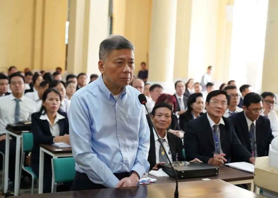 Chong ba Truong My Lan giup vo rua tien nhu the nao? hinh anh