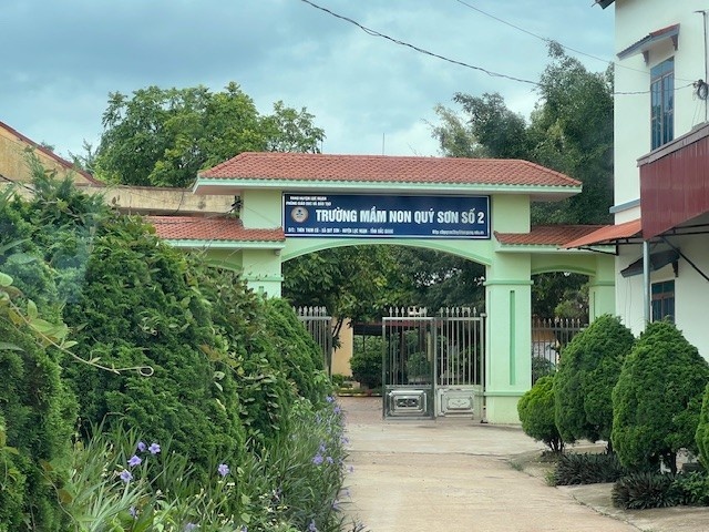 Bat khan cap nu hieu truong o Bac Giang hinh anh