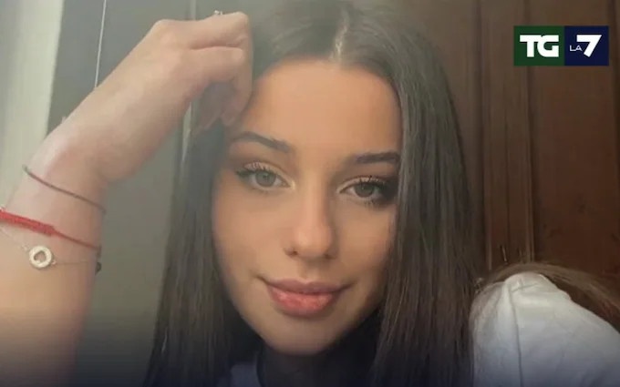 Gay phan no vi dung quay video 3 nan nhan bi nuoc lu cuon troi hinh anh