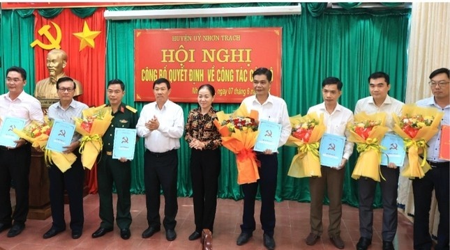 Dieu dong nhan su anh 6