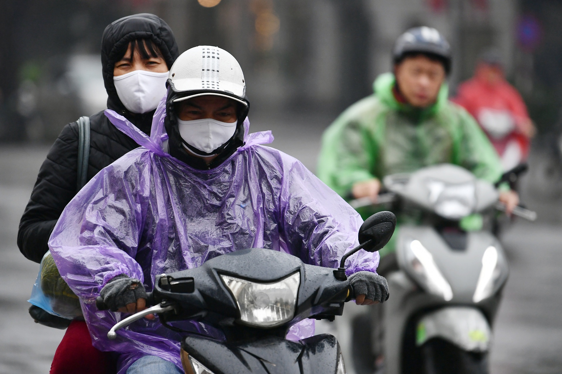 Mien Bac mua giong manh, tap trung vao dem va sang hinh anh