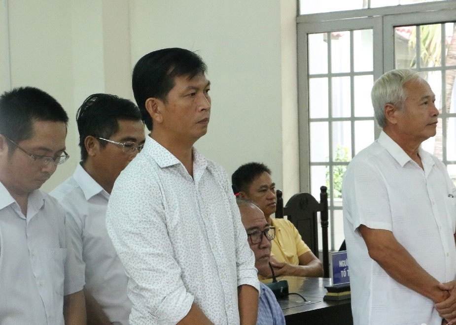 Ky cap so do sai quy dinh, cuu chu tich huyen va thuoc cap bi phat tu hinh anh