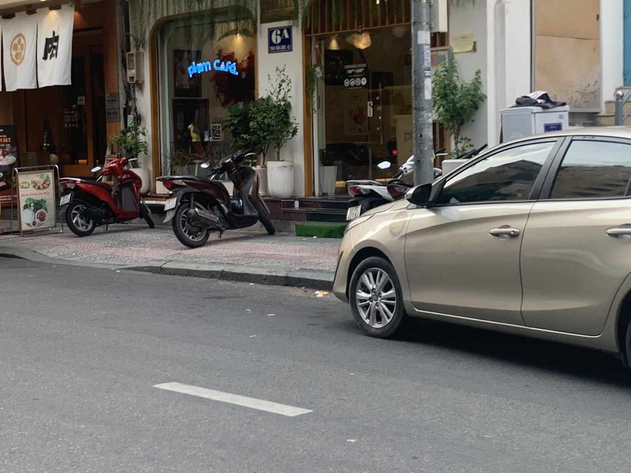 Bat duoc nghi pham dam tu vong nguoi nuoc ngoai o trung tam TP.HCM hinh anh