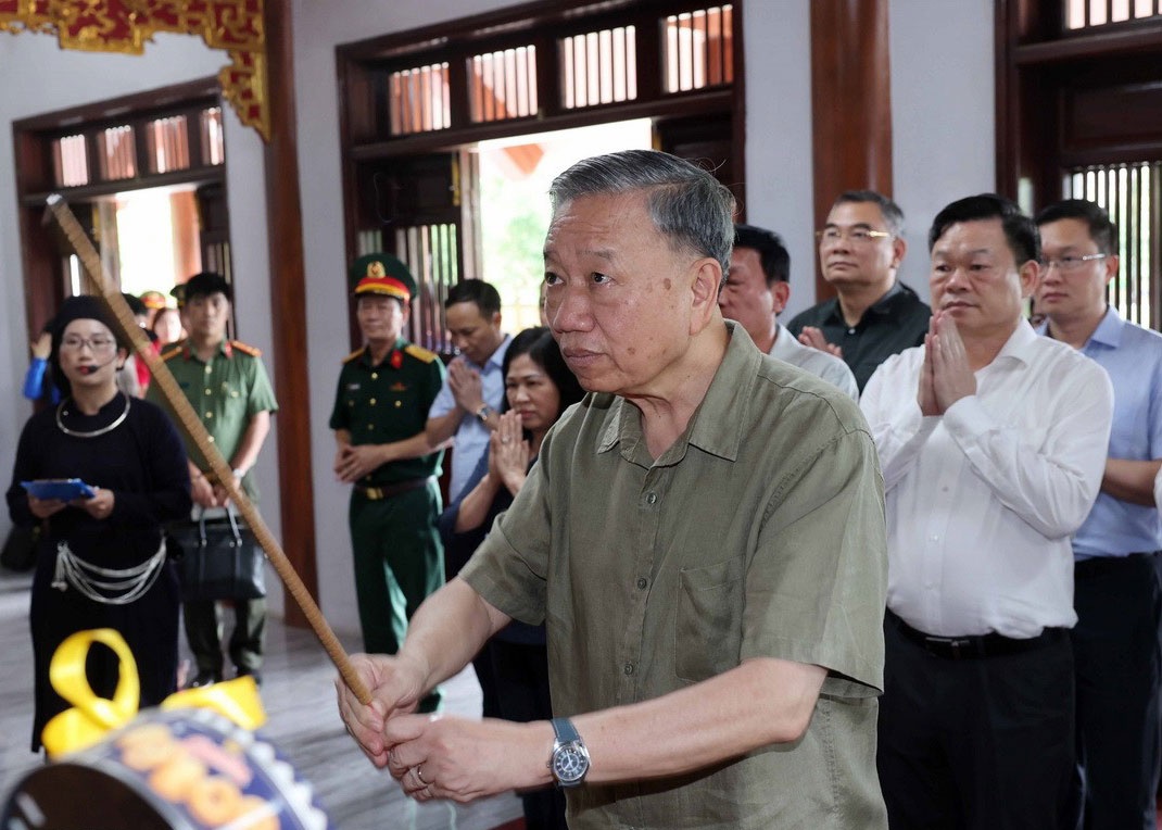 Chu tich nuoc To Lam tham Khu Di tich Lich su Quoc gia Na Tu hinh anh