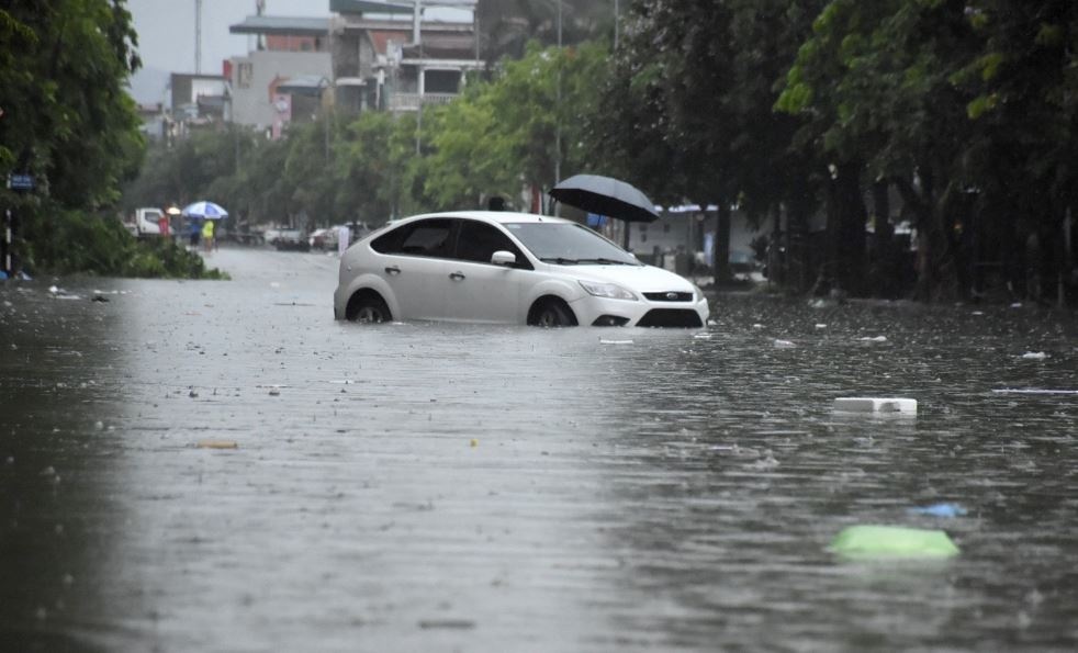 Thoi tiet 10/6: Bac Bo va Nam Bo deu mua to hinh anh