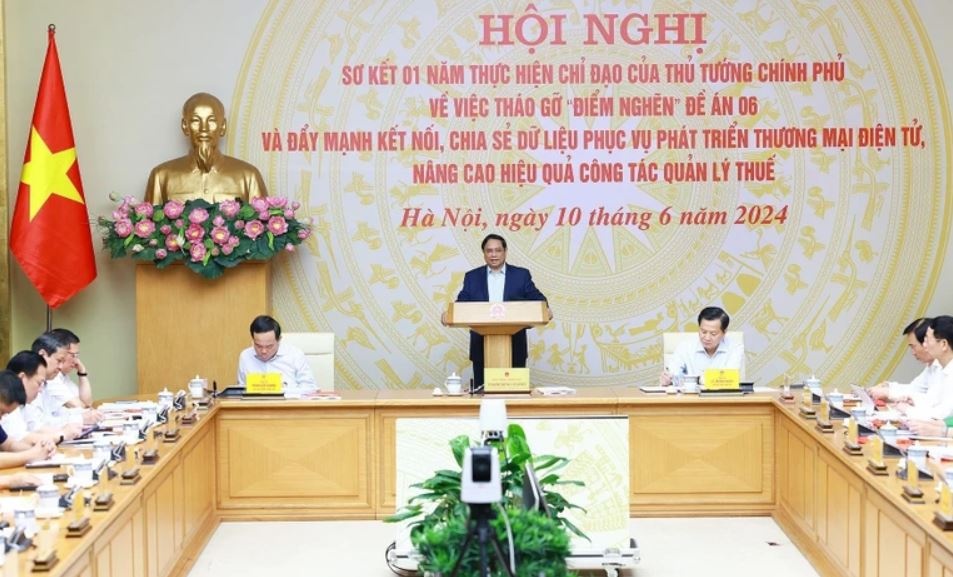 Thu tuong chu tri Hoi nghi truc tuyen toan quoc ve thuc hien De an 06 hinh anh