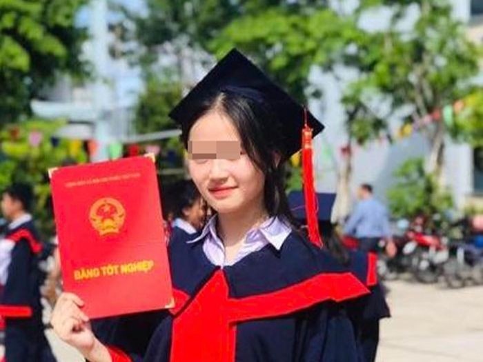 Trang dem cho tin nu sinh lop 10 mat tich hinh anh