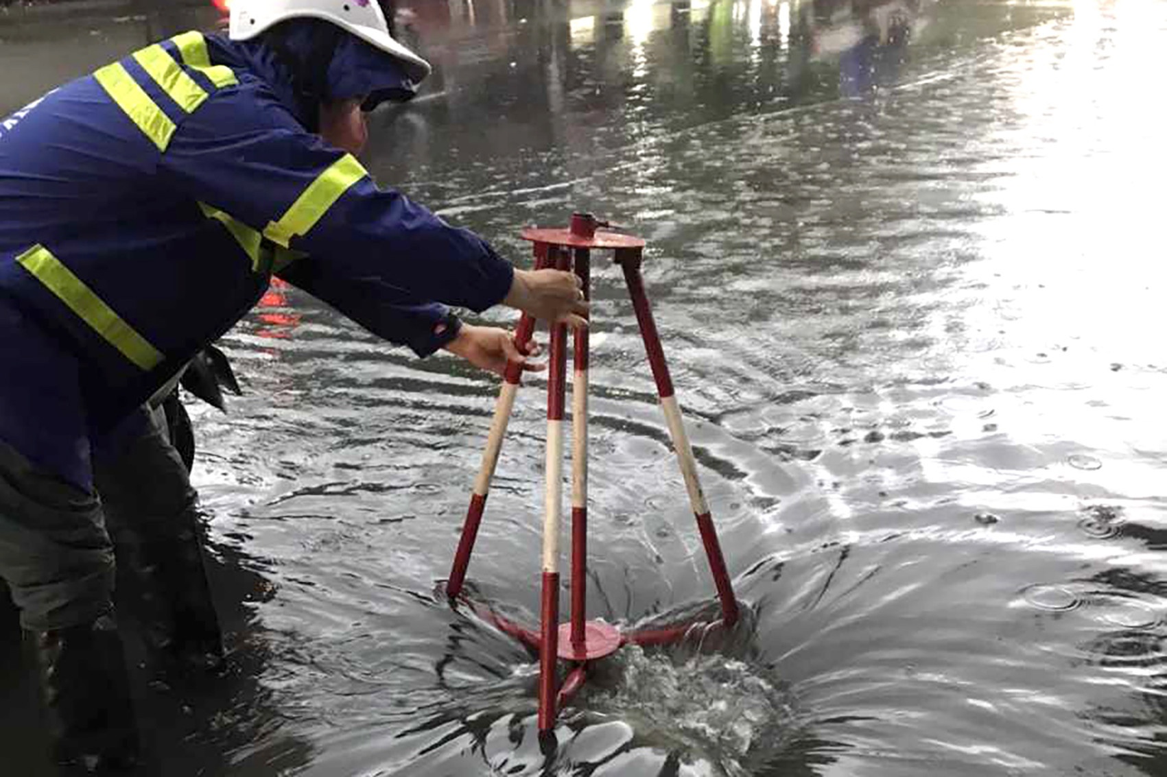Bac Bo ngay nang gat, dem mua lon hinh anh