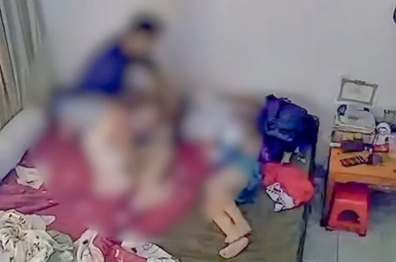 Ga dan ong danh vo da man truoc mat con o Ha Giang hinh anh