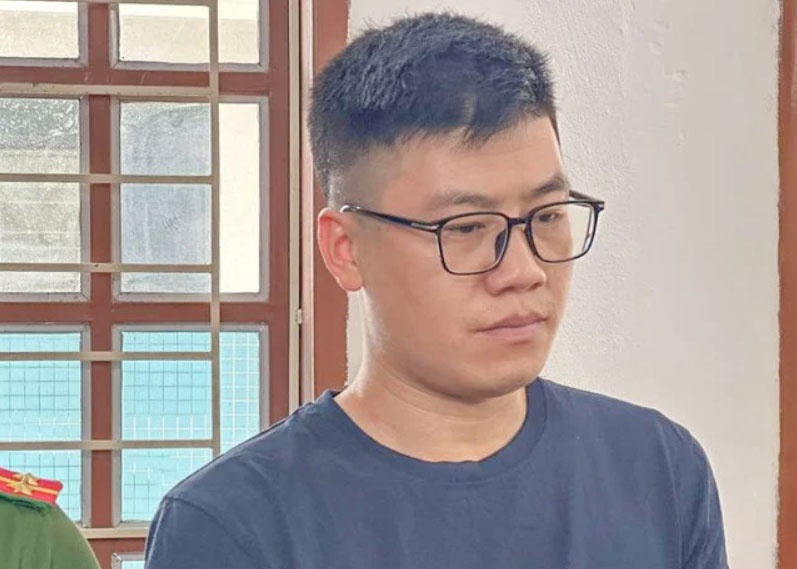 Khoi to cuu nhan vien ngan hang chiem doat hon 1,3 ty dong cua khach hinh anh