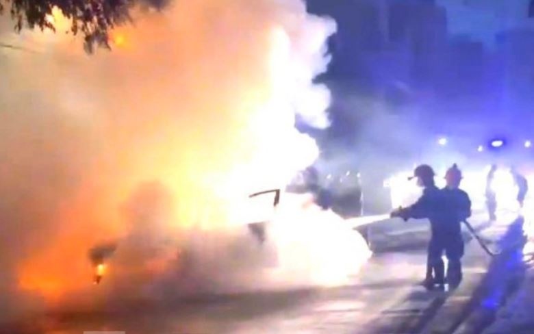 'Xe hop' dau ven duong chay du doi luc rang sang hinh anh