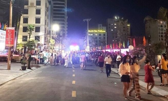 Di bo qua duong gay tai nan giao thong bi xu phat ra sao? hinh anh