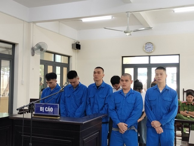 Tuyen an nhom chu quan massage 'mua di ban lai' co gai tre hinh anh