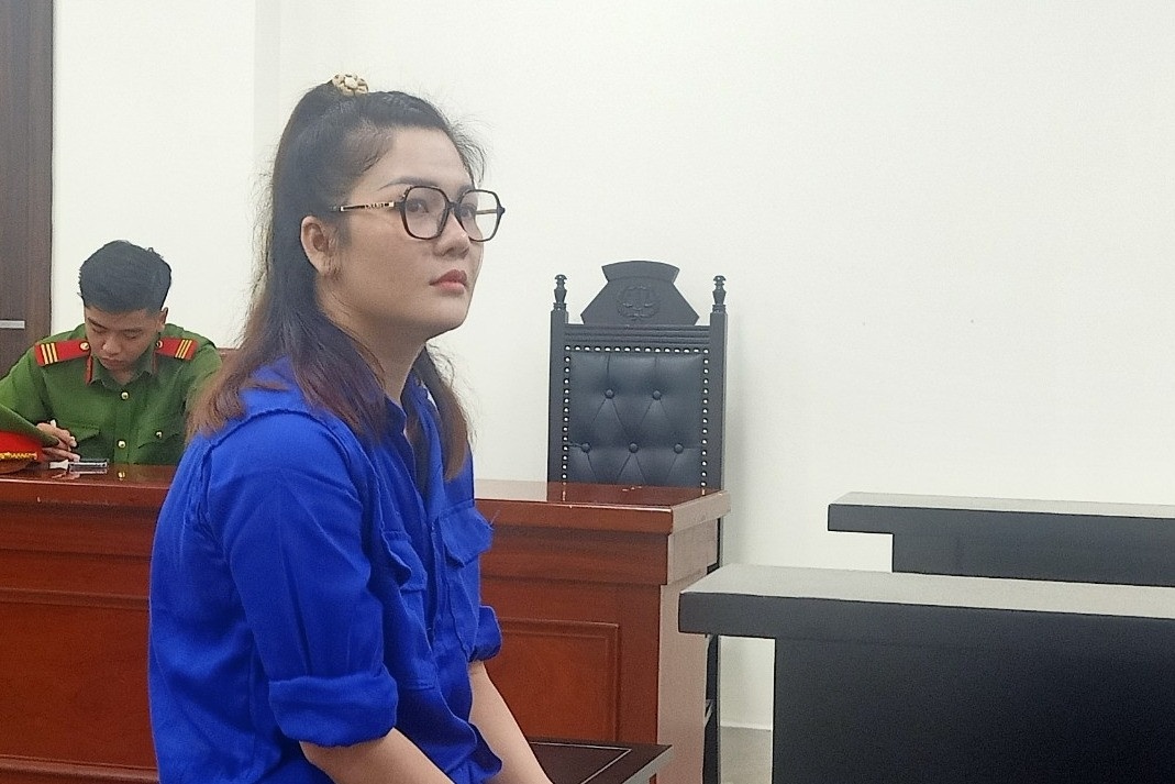 Bac si tham my sap 'bay lua', dua cho khach den lam dep hon 20 ty dong hinh anh