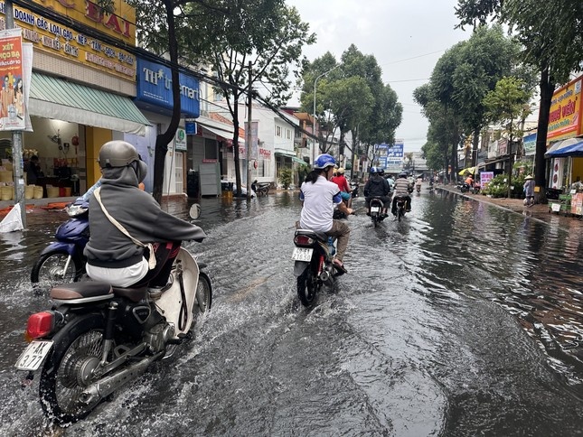Mua da, giong loc lam mot nguoi tu vong, hang chuc can nha hu hong hinh anh