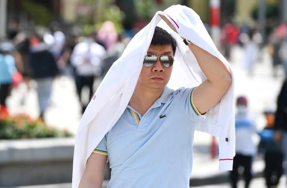 Bac Bo ngay nang chay, dem mua giong hinh anh