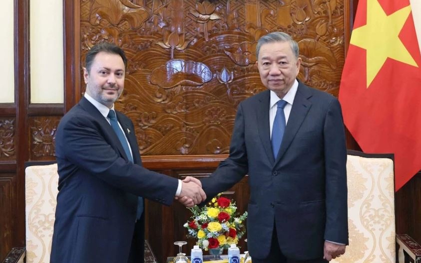 Chu tich nuoc To Lam tiep Dai su cac nuoc den trinh Quoc thu hinh anh