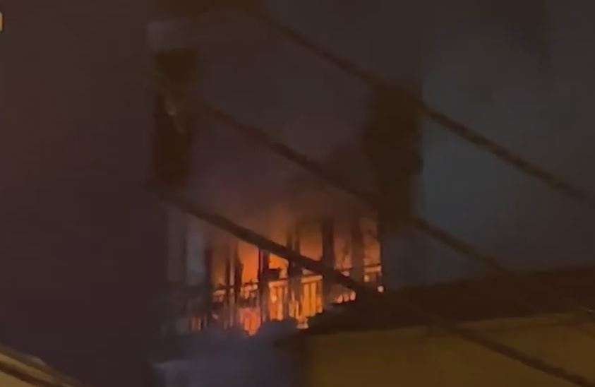 Nguoi dan ke phut cuu nguoi bat thanh trong vu chay o Dinh Cong Ha hinh anh