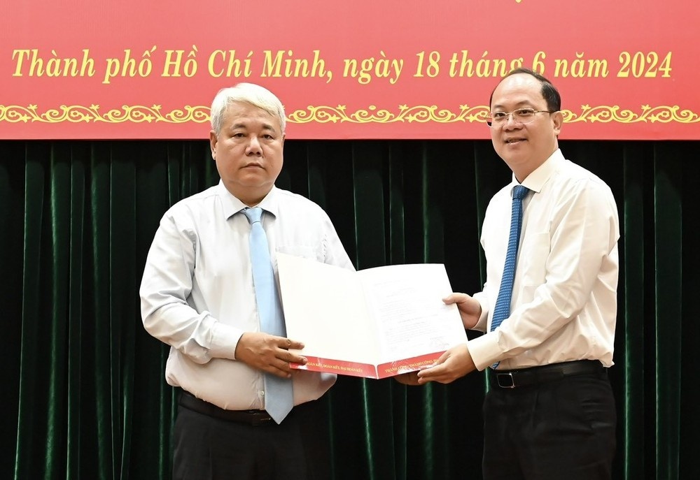 Thanh uy TP.HCM dieu dong, chi dinh can bo chu chot hinh anh