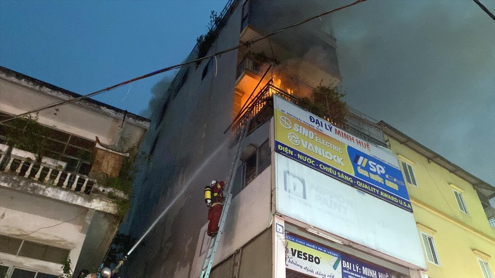 Vu chay lam 4 nguoi chet: Vo van kho khan khi tiep can hien truong hinh anh