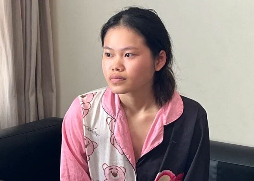 Truy to ke bat coc 2 be gai o pho Nguyen Hue de quay clip khieu dam hinh anh