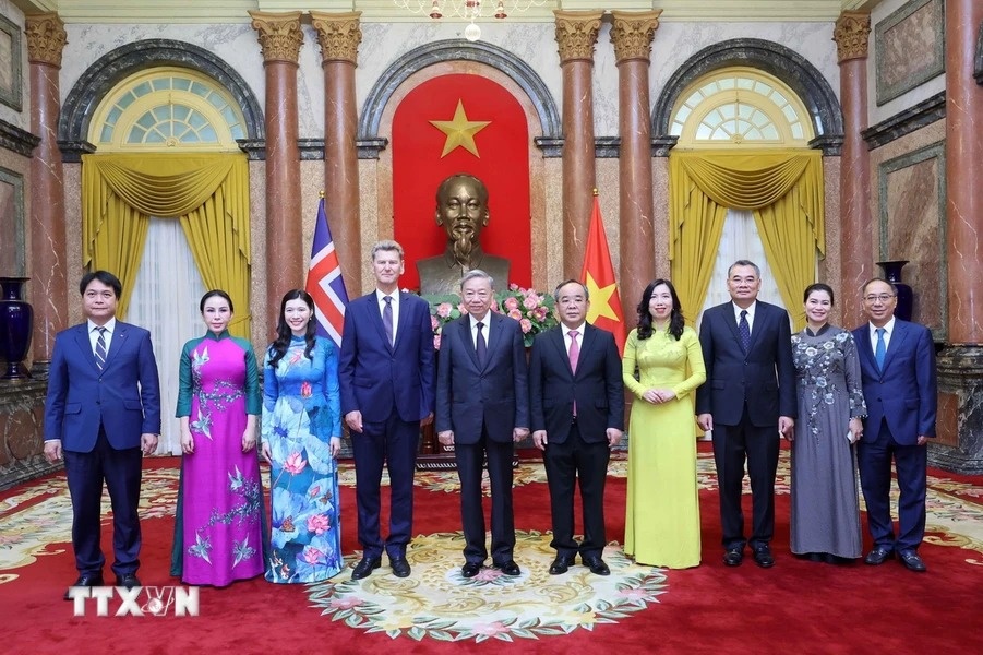 Chu tich nuoc To Lam anh 6