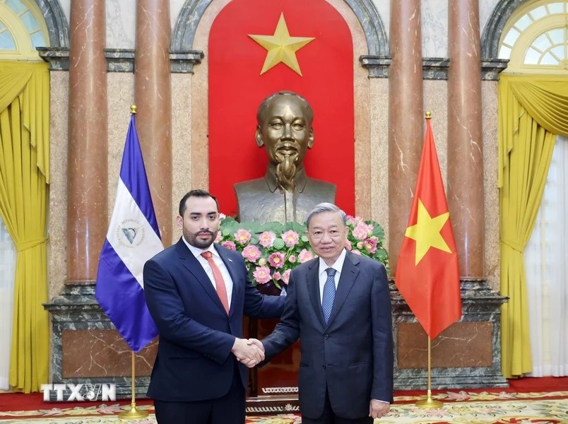 Chu tich nuoc To Lam anh 8