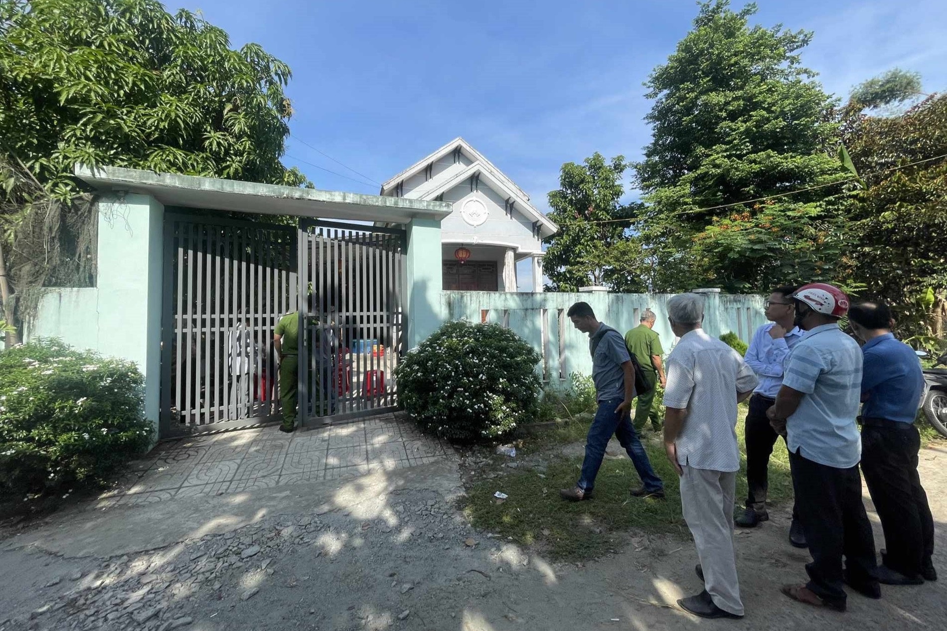 An mang o Quang Ngai, 4 nguoi trong gia dinh thuong vong hinh anh