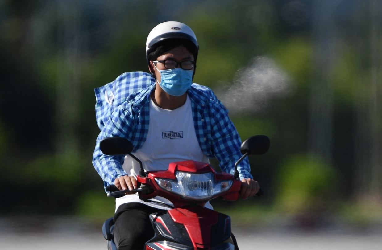 Ha Noi nang nong gay gat, canh bao nguy co hinh anh