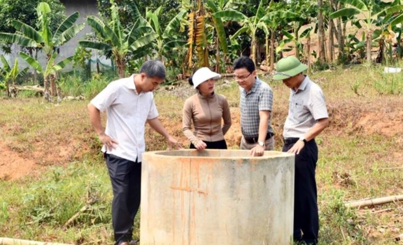 Mot so noi o mien nui va ven bien Quang Binh thieu nuoc tram trong hinh anh