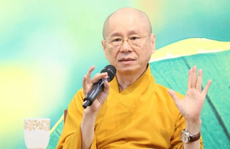 Ong Thich Chan Quang go cac video thuyet giang phan cam hinh anh