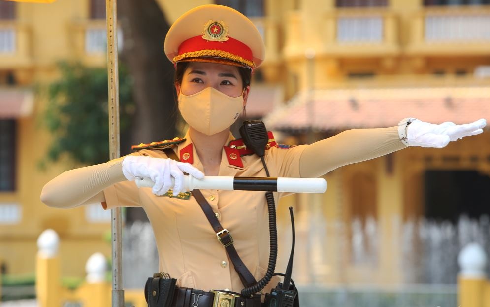 Ha Noi phan luong giao thong don doan khach quoc te hinh anh